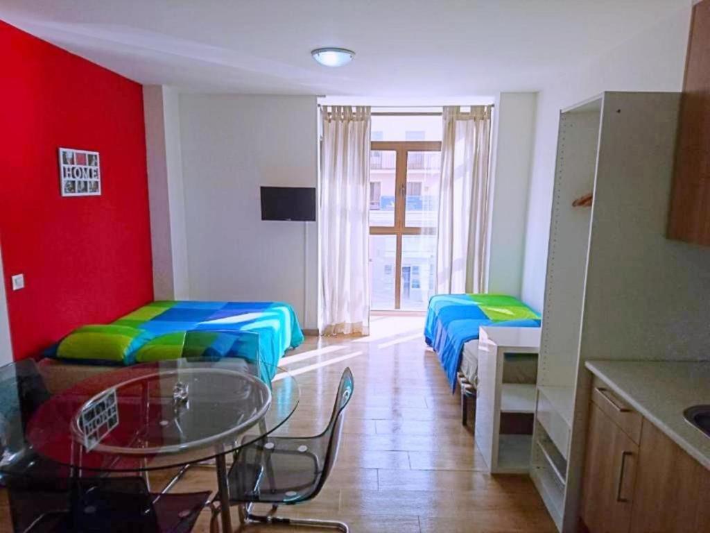Apartamentos Urgel Madrid Exterior photo